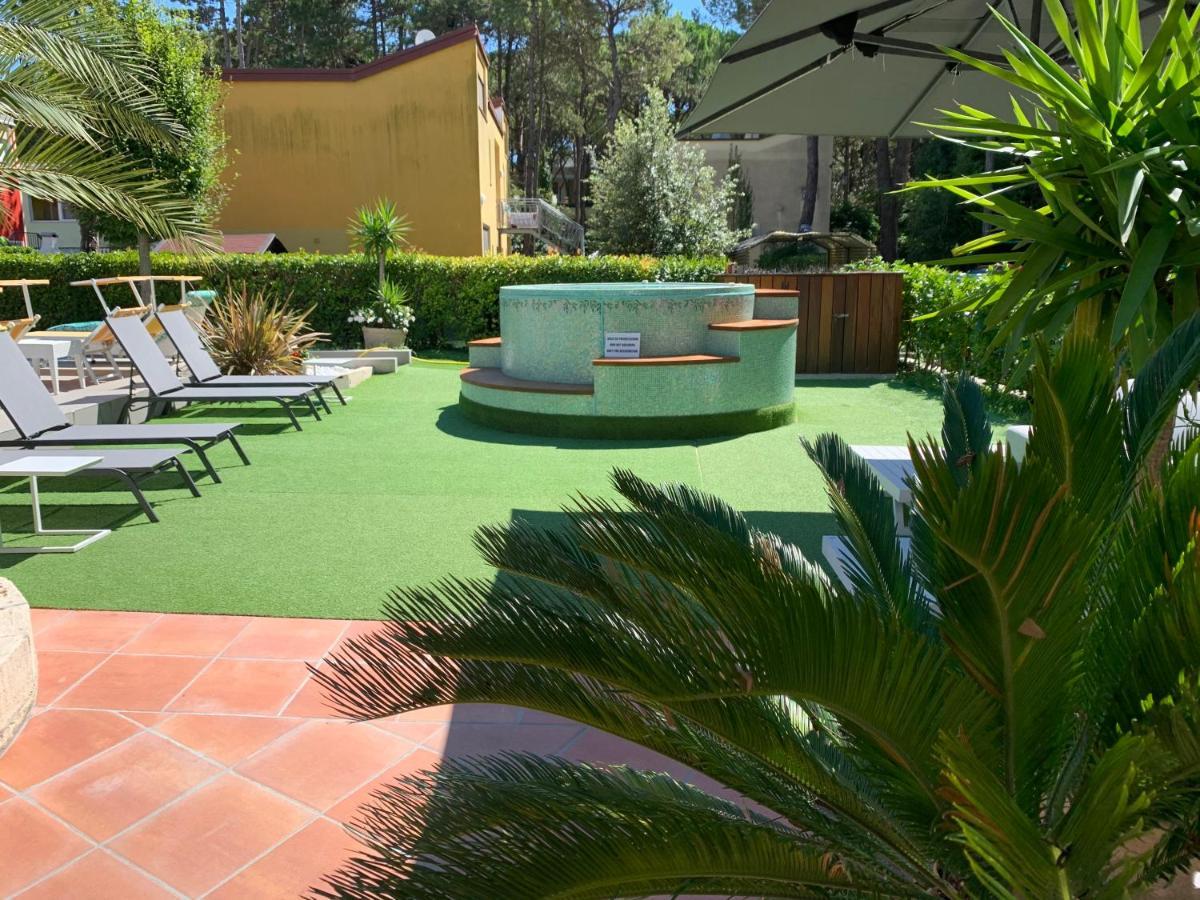 Hotel Franz Bibione Bagian luar foto