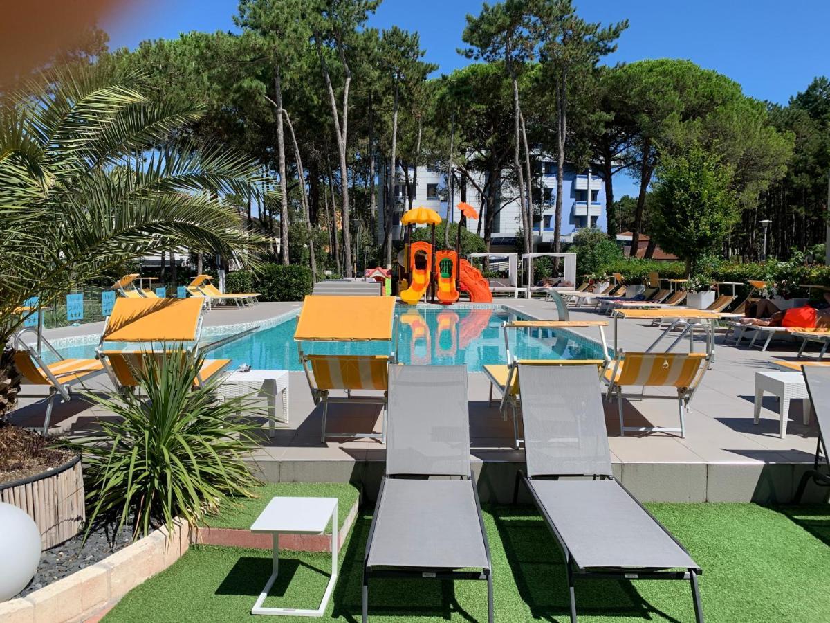 Hotel Franz Bibione Bagian luar foto