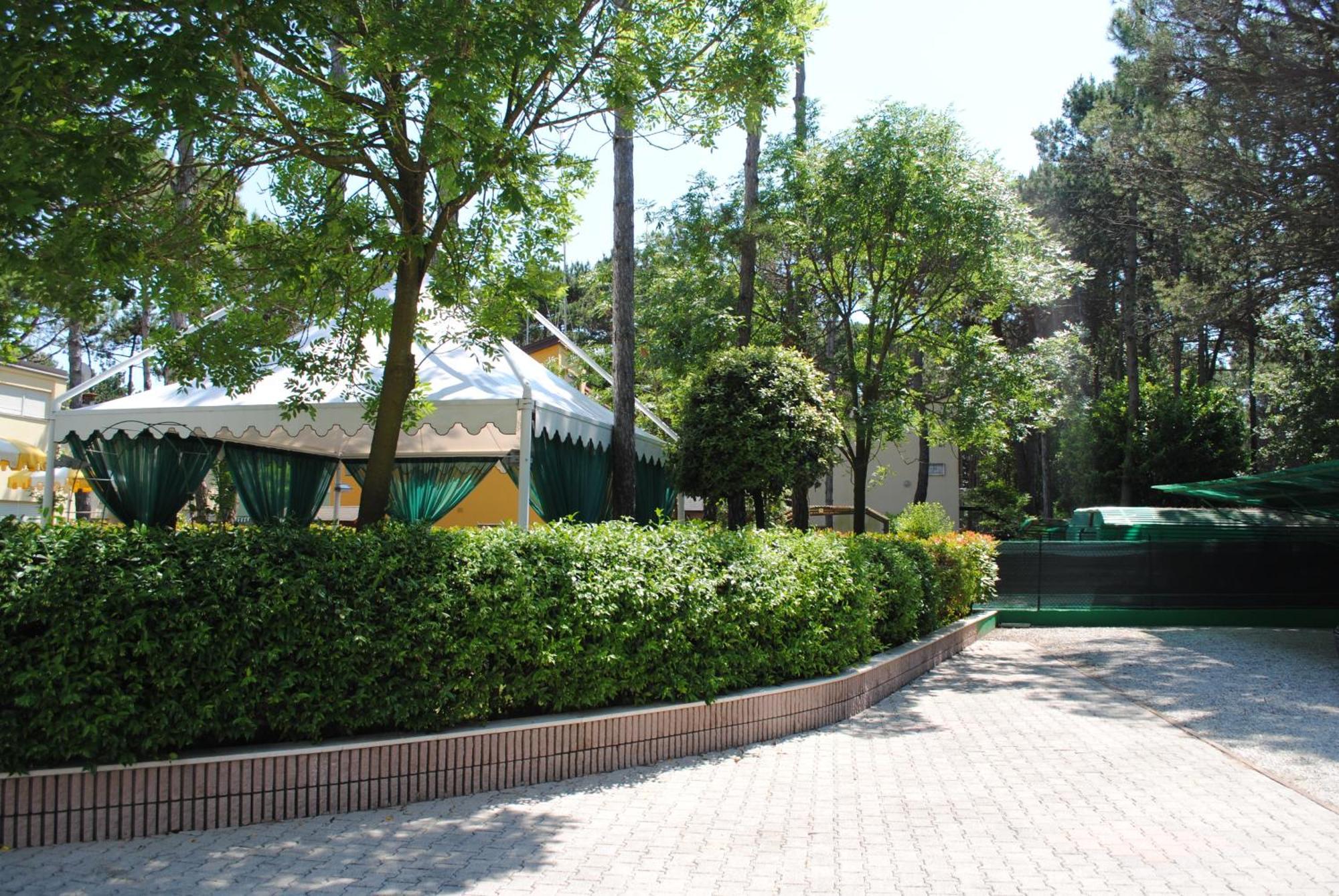 Hotel Franz Bibione Bagian luar foto