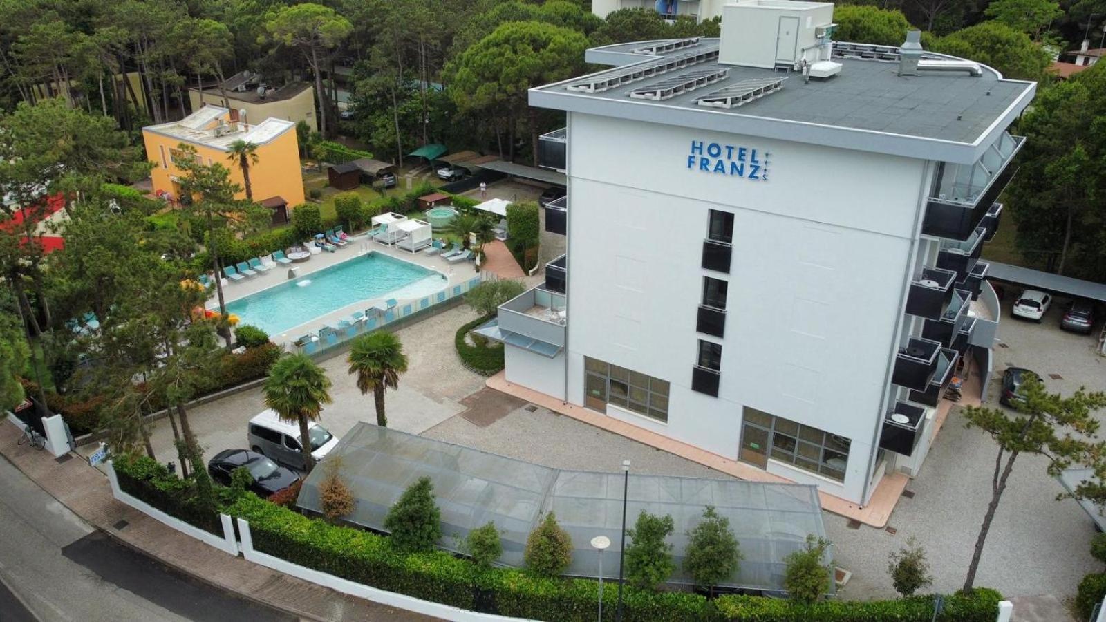 Hotel Franz Bibione Bagian luar foto