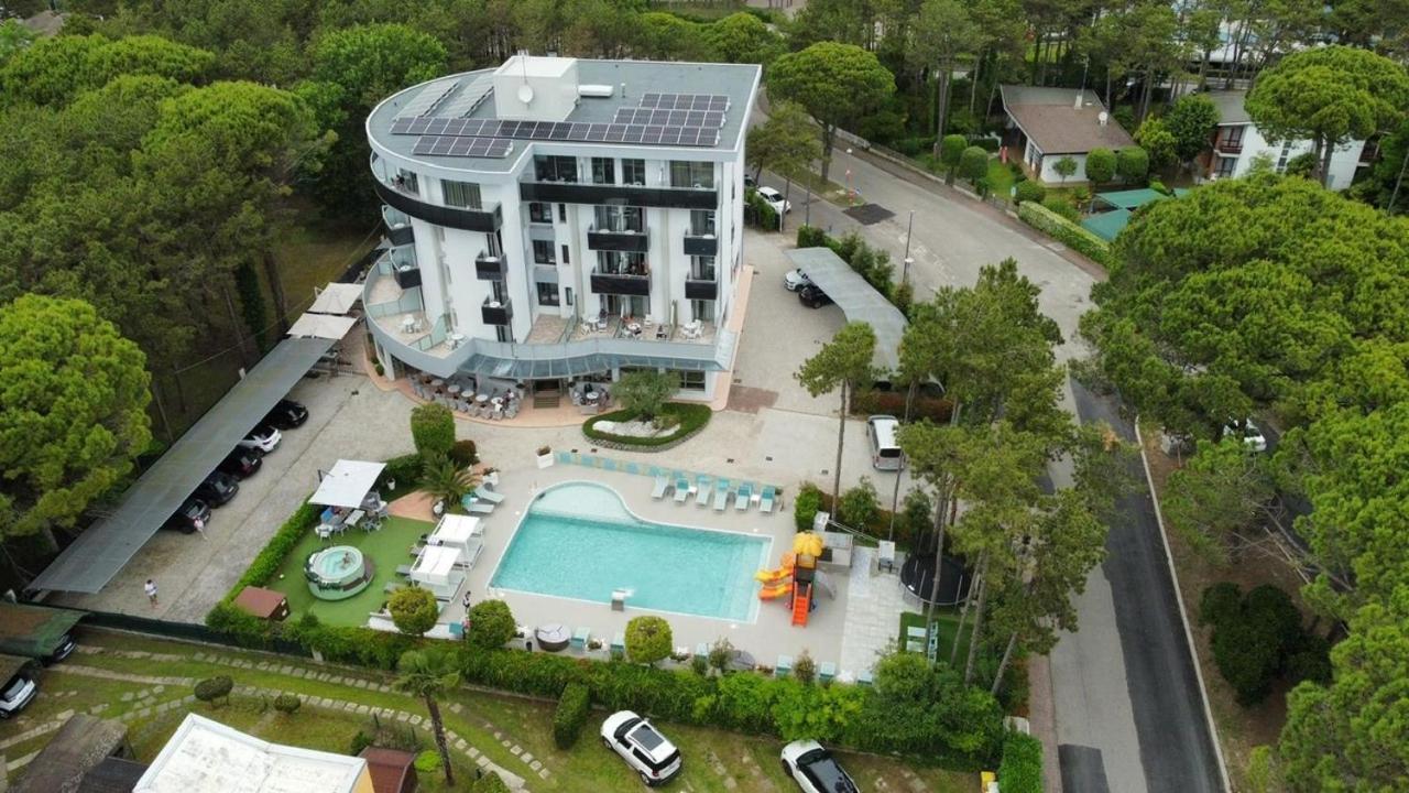 Hotel Franz Bibione Bagian luar foto