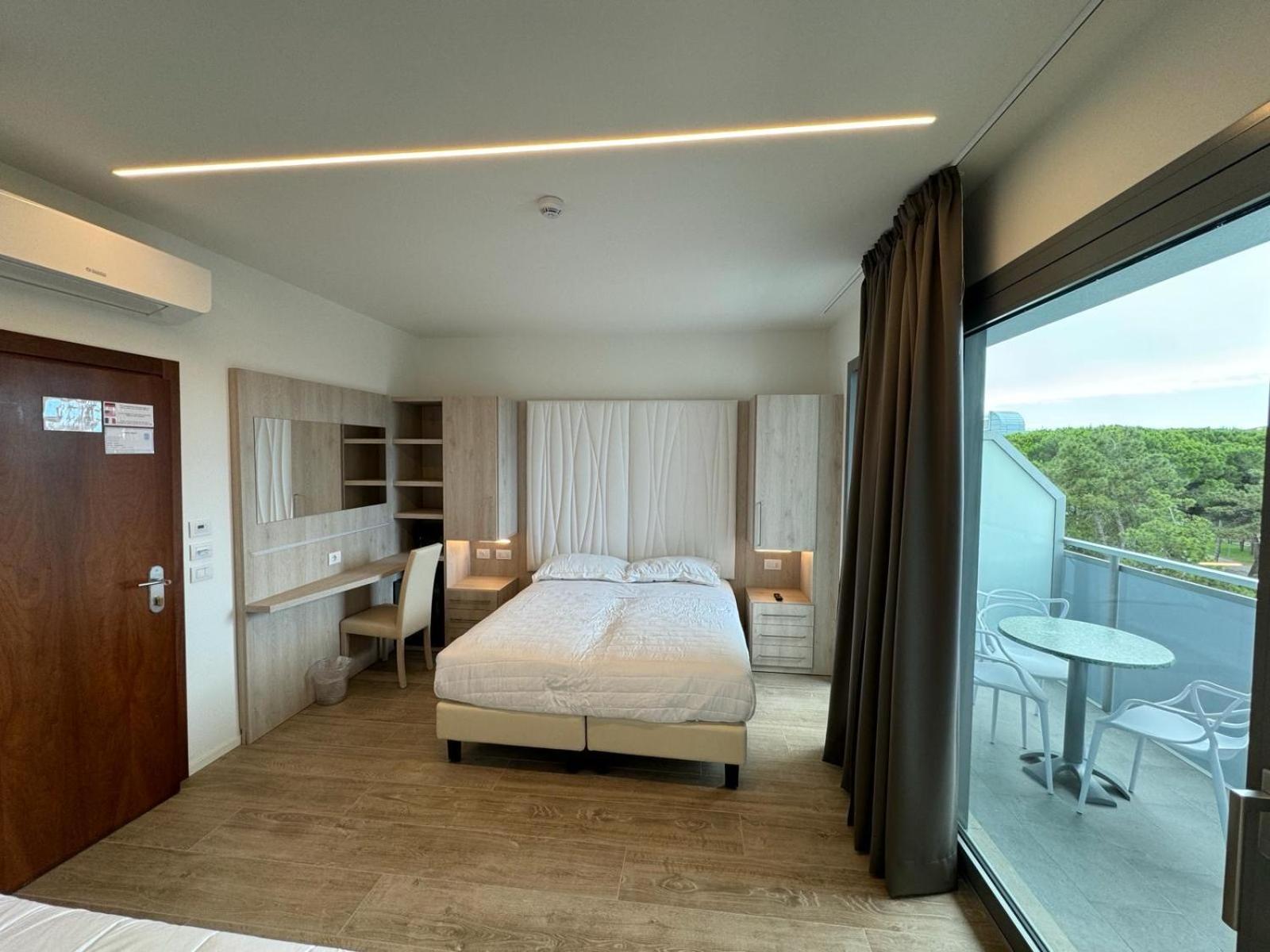Hotel Franz Bibione Bagian luar foto